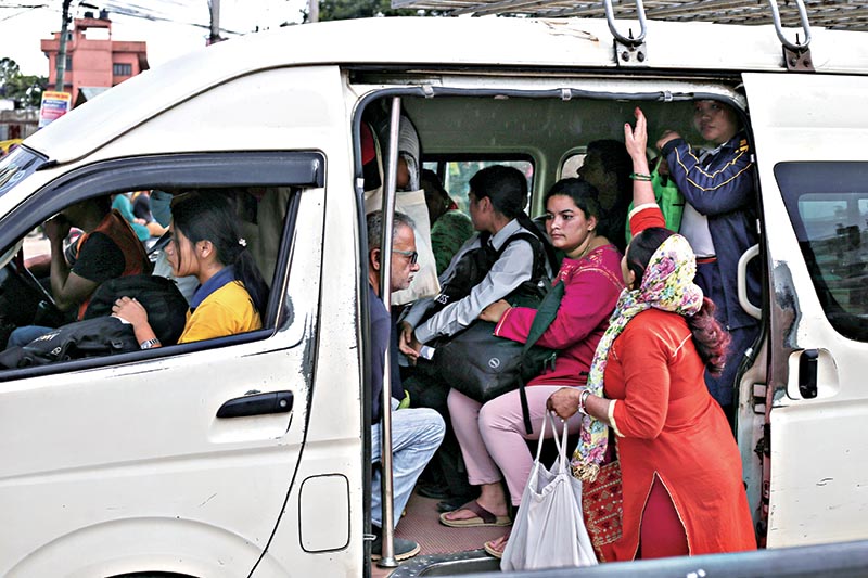 विद्यार्थीलाई अनिवार्य ४५ प्रतिशत भाडा छुट दिन निर्देशन