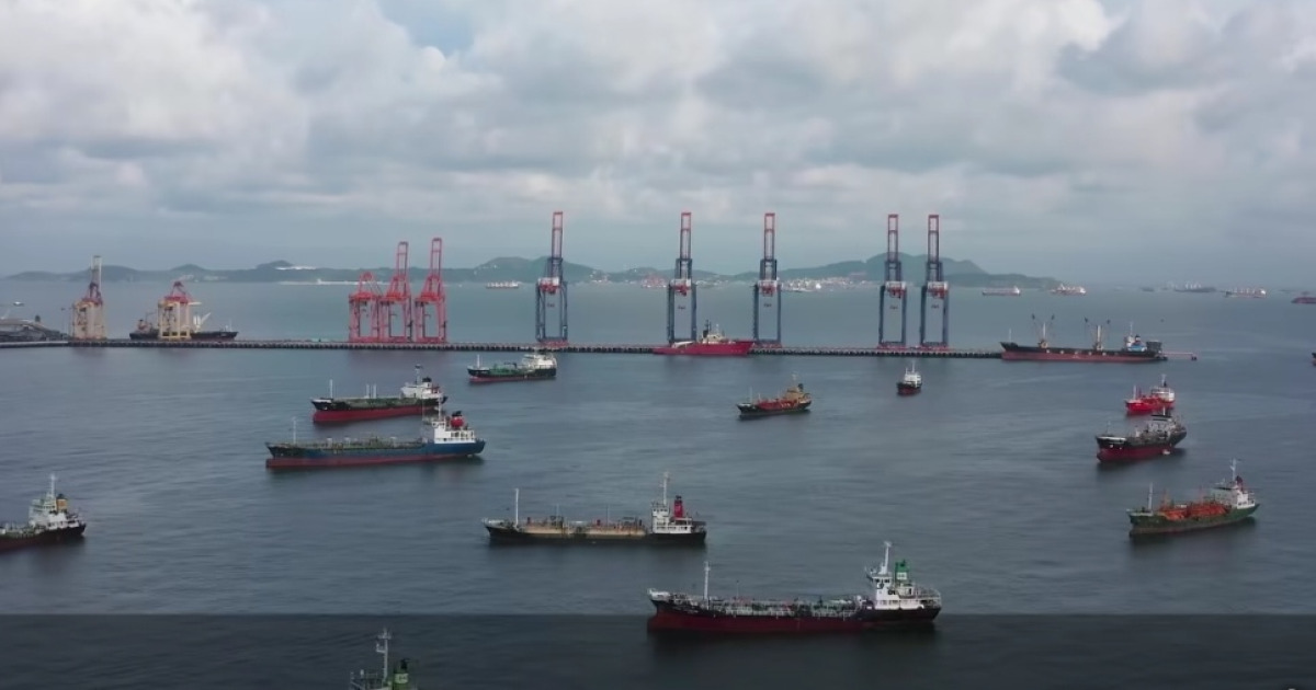 हर्मुज जलमार्ग पुनः सञ्चालनमा, विश्व इन्धन बजारमा अस्थायी राहत